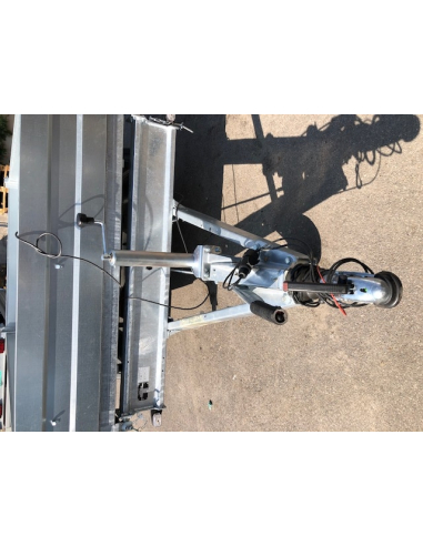 Remorque tri-benne 2 essieux roues... Remorque tri-benne 2 essieux roues...