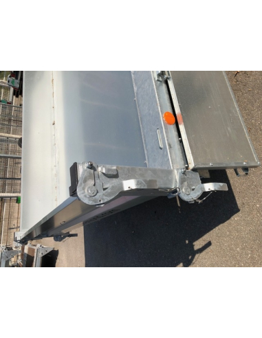 Remorque tri-benne 2 essieux roues... Remorque tri-benne 2 essieux roues...