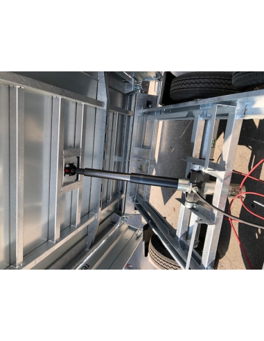 Remorque tri-benne 2 essieux roues... Remorque tri-benne 2 essieux roues...